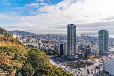 Kobe City sonbaharında havadan görünümü.