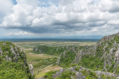 Khao Dang View point, Khao Sam ROI Yot Milli Parkı, dağ manzarası. Tayland.