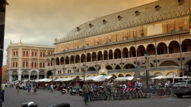 Padua, Itálie-2016: Palazzo della Ragione je stará městská radnice Padua, Ultra HD 4k, reálný čas. — Stock video