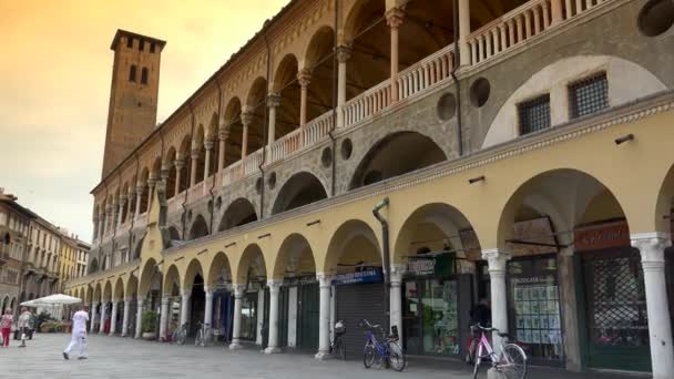 Padua, Itálie-2016: Palazzo della Ragione je stará městská radnice Padua, Ultra HD 4k, reálný čas. — Stock video