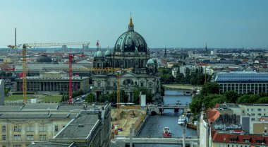 Berlin Hava görünümünü yaz, Almanya Spree Nehri boyunca