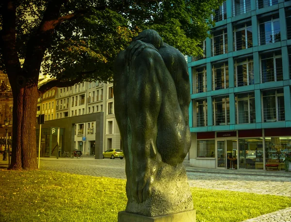 Dresden, Almanya - 2016 yaklaşık: Old Town Street'in kez Dresden tarihi merkezi