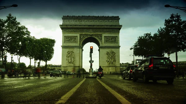Arc de Triomphe Paris stad bij zonsondergang - Arch of Triumph — Stockfoto