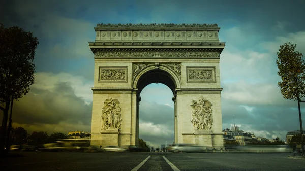 Arc de Triomphe Paris města při západu slunce - Arch triumf — Stock fotografie