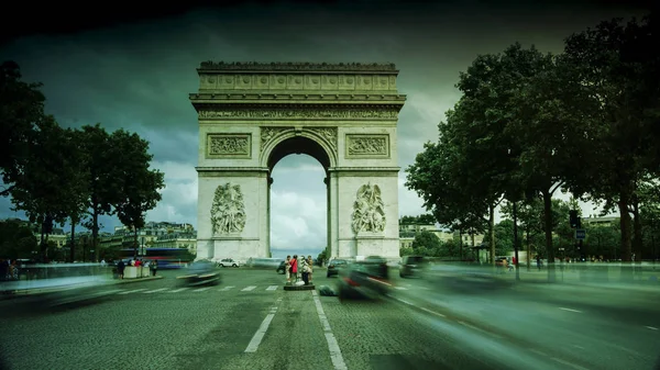 Arc de Triomphe Paris stad bij zonsondergang - Arch of Triumph — Stockfoto