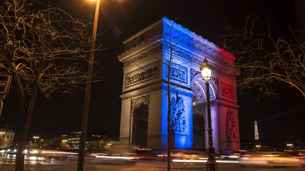 Paris, Fransa, yaklaşık 22 Aralık: Paris zafer takı ışıklı Noel için gece
