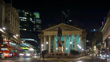 Londra şehir İngiltere Bankası yakınındaki Royal exchange görünümünü