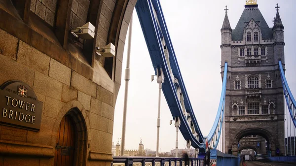 Londýn, Velká Británie, duben: špičky v Londýně, pohled na Tower Bridge — Stock fotografie