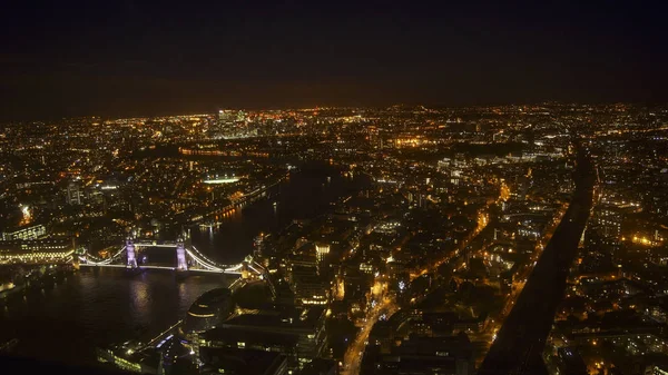 A Tower Bridge, a hosszú expozíció éjszaka nézet — Stock Fotó