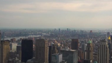 New York, Mayıs yaklaşık: New York'un Manhattan skyline binalar geniş vurdu top, gerçek zamanlı manzarası