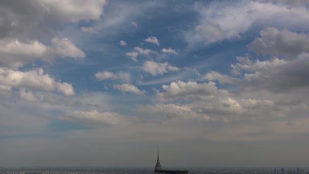 Νέα Υόρκη, circa Μαΐου: Νέα Υόρκη Manhattan skyline κτίρια ευρύ πλάνο από την κορυφή, στον ορίζοντα σε πραγματικό χρόνο — Αρχείο Βίντεο