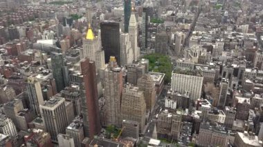 New York, Mayıs yaklaşık: New York'un Manhattan skyline gökdelenler geniş vurdu top, gerçek zamanlı manzarası