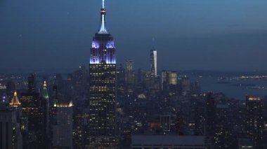 New York, Mayıs yaklaşık: Manhattan skyline gökdelenler geniş en başından vurdu