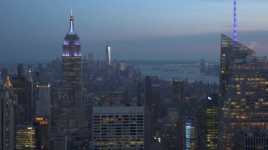 New York, Amerika Birleşik Devletleri - gün batımı ve gece Manhattan, New York City, New York, Amerika Birleşik Devletleri düşme Mayıs: atış yaklaşık