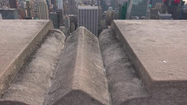 Nowy Jork, circa maja: New York City Manhattan skyline budynków szeroki strzał z góry, panoramę czasu rzeczywistego — Wideo stockowe
