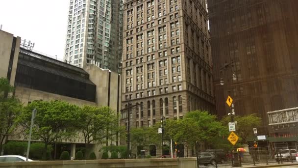 纽约，美国-大约 2017年： 中心街与盖摩天大楼纽约观在较低的 Manhattan.ultrahd4k,real 时间云杉街 8 号 — 图库视频影像