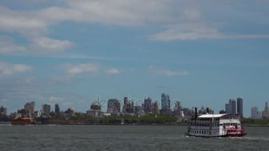New York, 2017 yaklaşık: Manhattan ünlü Staten Adası feribot yolculuğu New York, ABD, gerçek zamanlı, ultra hd 4k Panoraması