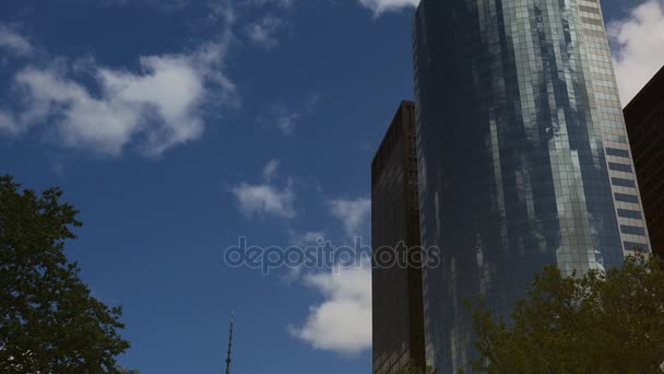 NUEVA YORK, circa 2017: Distrito financiero de Nueva York en primavera visto desde Battery Park, en tiempo real, ultrahd 4k — Vídeos de Stock