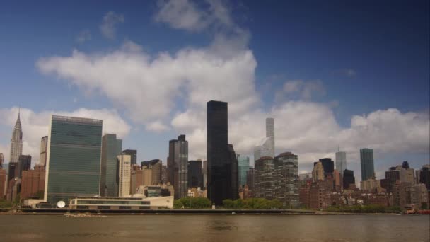 Нью-Йорк, США - май 2017: View Manhattan skyline skyscrapers, time lapse — стоковое видео