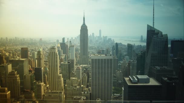 New York City - 24 juni 2017: Flygfoto över Manhattan skyline. Tid förfallna utsikt över berömda New York byggnader. — Stockvideo