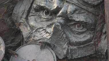 Londra, İngiltere - 2017 yaklaşık: Battle İngiltere Memorial Westminster, Londra, İngiltere'deki Thames Nehri yanındaki. İkinci Dünya Savaşı'nın Britanya Savaşı sırasında ölen pilotlar anısına bronz anıt.