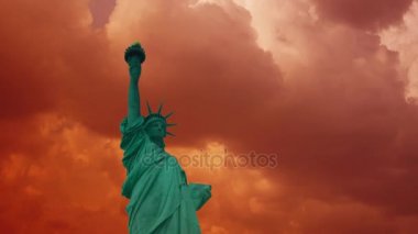 Özgürlük Anıtı, bulutlar ve New York, ultra hd 4k, zaman atlamalı etkileri ile