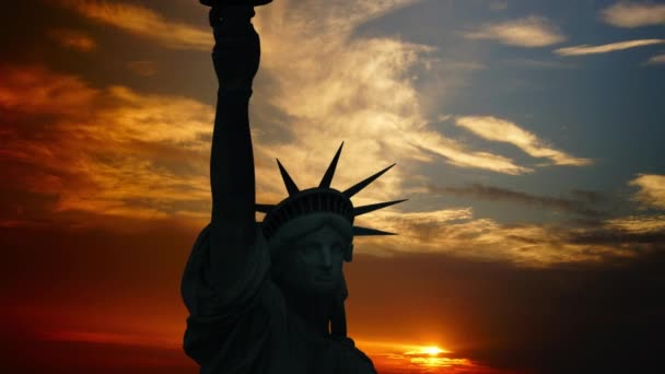 Estátua da Liberdade, com nuvens e efeitos em Nova York, ultra hd 4k, lapso de tempo — Vídeo de Stock