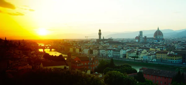 Solnedgång utsikt över Florens, Italien — Stockfoto