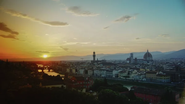 Solnedgång utsikt över Florens, Italien — Stockfoto