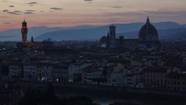Solnedgång utsikt över Florens, Italien — Stockfoto