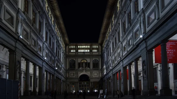 FIRENZE, ITALIA, la facciata della Galleria degli Uffizi — Foto Stock