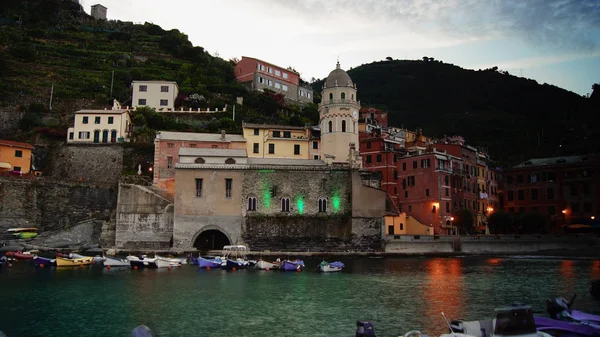 Městě Vernazza, Cinque Terre, Itálie — Stock fotografie