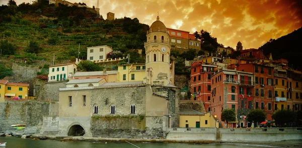 Městě Vernazza, Cinque Terre, Itálie — Stock fotografie
