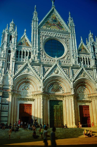 Siena, Italien, katedralen Sqare och Duomo — Stockfoto