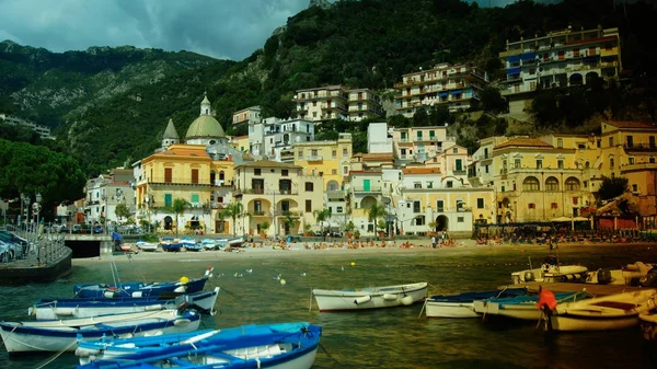 Krásný pohled cetara, pobřeží amalfi, Itálie — Stock fotografie