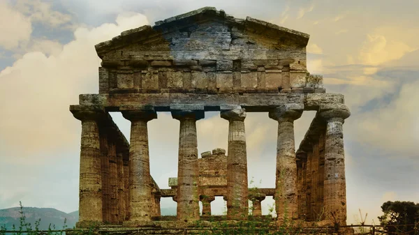 Paestum, İtalya'nın arkeolojik kalıntılar — Stok fotoğraf