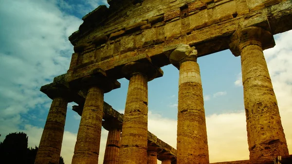 Ruinas arqueológicas de Paestum, Italia — Foto de Stock