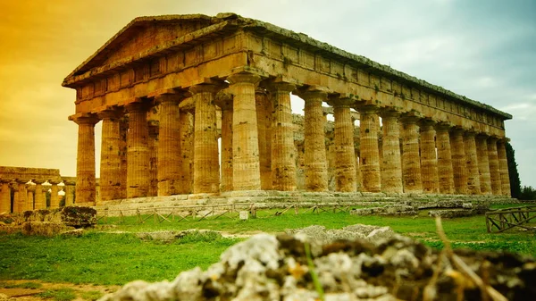 Ruinas arqueológicas de Paestum, Italia — Foto de Stock