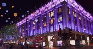 Noel ışıkları ekranda Oxford Street, zaman atlamalı görünümü
