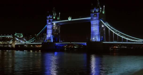 Met Het Oog Tower Bridge Nacht Time Lapse — Stockvideo