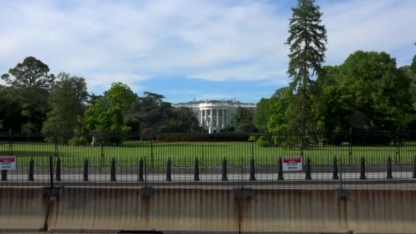 ВАШИНГТОН, ОКРУГ КОЛУМБИЯ, США - Circa 2017: The Ellipse, officially called President 's Park South is a park located just south of the White House fence . — стоковое видео