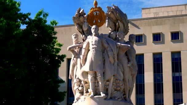 ワシントン Dc - 2017 年頃: 一般的なジョージ ・ ミードの記念像。この記念碑は、ペンシルベニア アベニューの角にあります。 — ストック動画