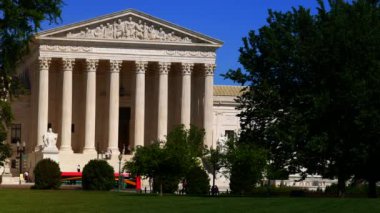 Washington Dc - 2017 yaklaşık: Çözülmüş Birleşik Yargıtay Binası Washington DC'de bir parlak yaz gününde vurdu,