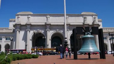 Özgürlük Çanı yineleme önünde Washington DC Union Station.