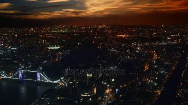 Londra hava atış Thames Nehri, zaman atlamalı, gün batımı görünümü Manzaralı