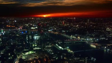 Londra hava atış Thames Nehri, zaman atlamalı, gün batımı görünümü Manzaralı