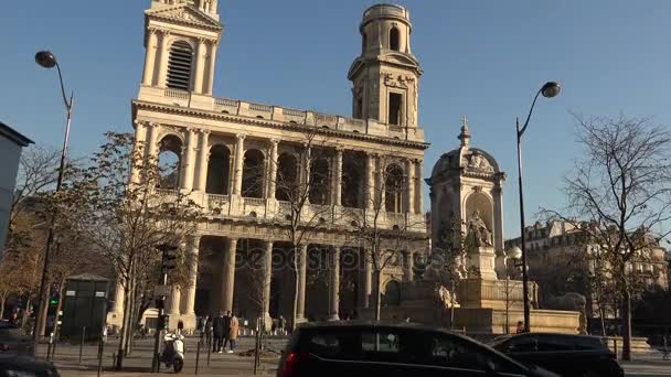 Paris, Fransa - 2017 yaklaşık: Kilisesi, Saint-Sulpice Paris'te. Fransa, ultra hd 4k — Stok video