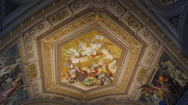 Vatikan Şehri, Vatikan, 2017 yaklaşık: iç mekanlar ve resim ve heykeller Vatikan Müzesi ile mimari detaylar,