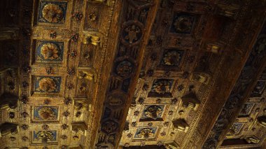 Vatikan Şehri, Vatikan, 2017 yaklaşık: iç mekanlar ve resim ve heykeller Vatikan Müzesi ile mimari detaylar,