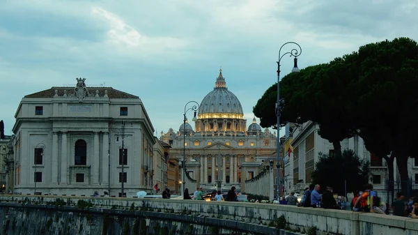 A vista da Basílica de São Pedro, Roma, Vaticano, Itália . — Fotografia de Stock